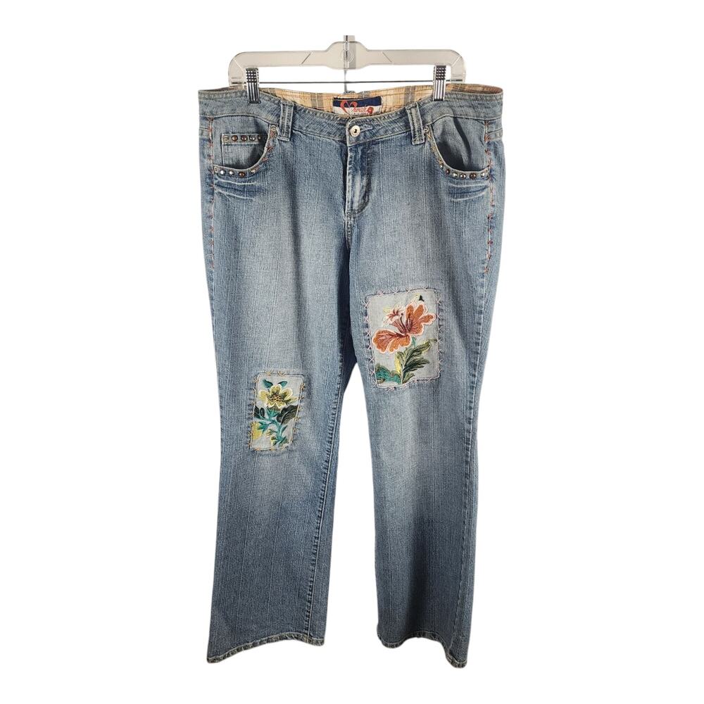 Wah Jens Women's size 16w Blue Denim Embroidered Floral Thick Stitch Boot-Cut